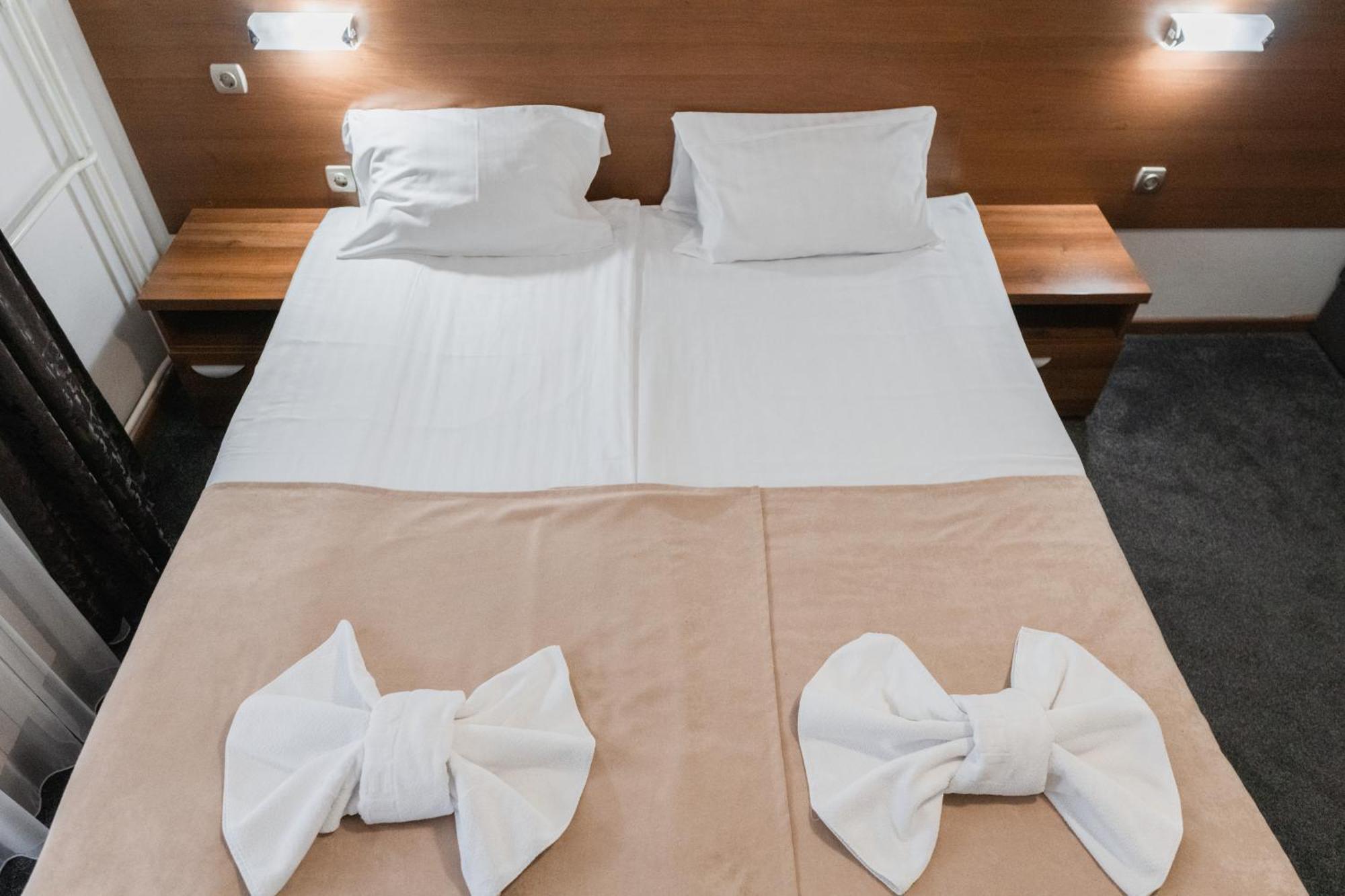 פאלה Hotel Damis מראה חיצוני תמונה