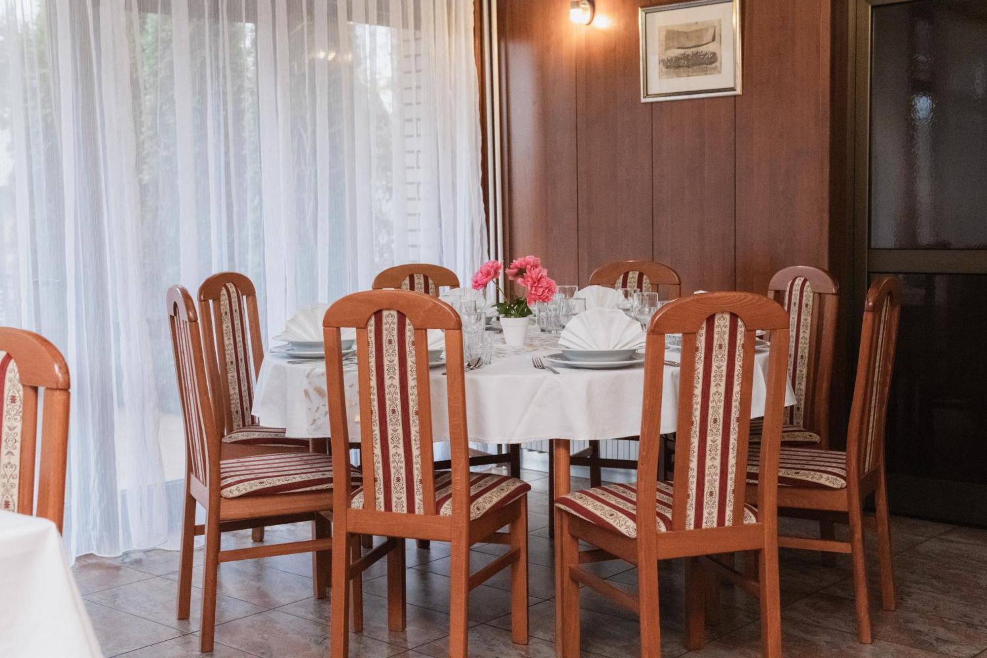 פאלה Hotel Damis מראה חיצוני תמונה