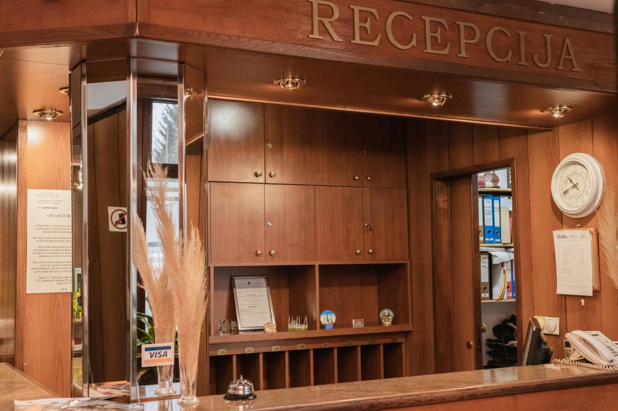 פאלה Hotel Damis מראה חיצוני תמונה