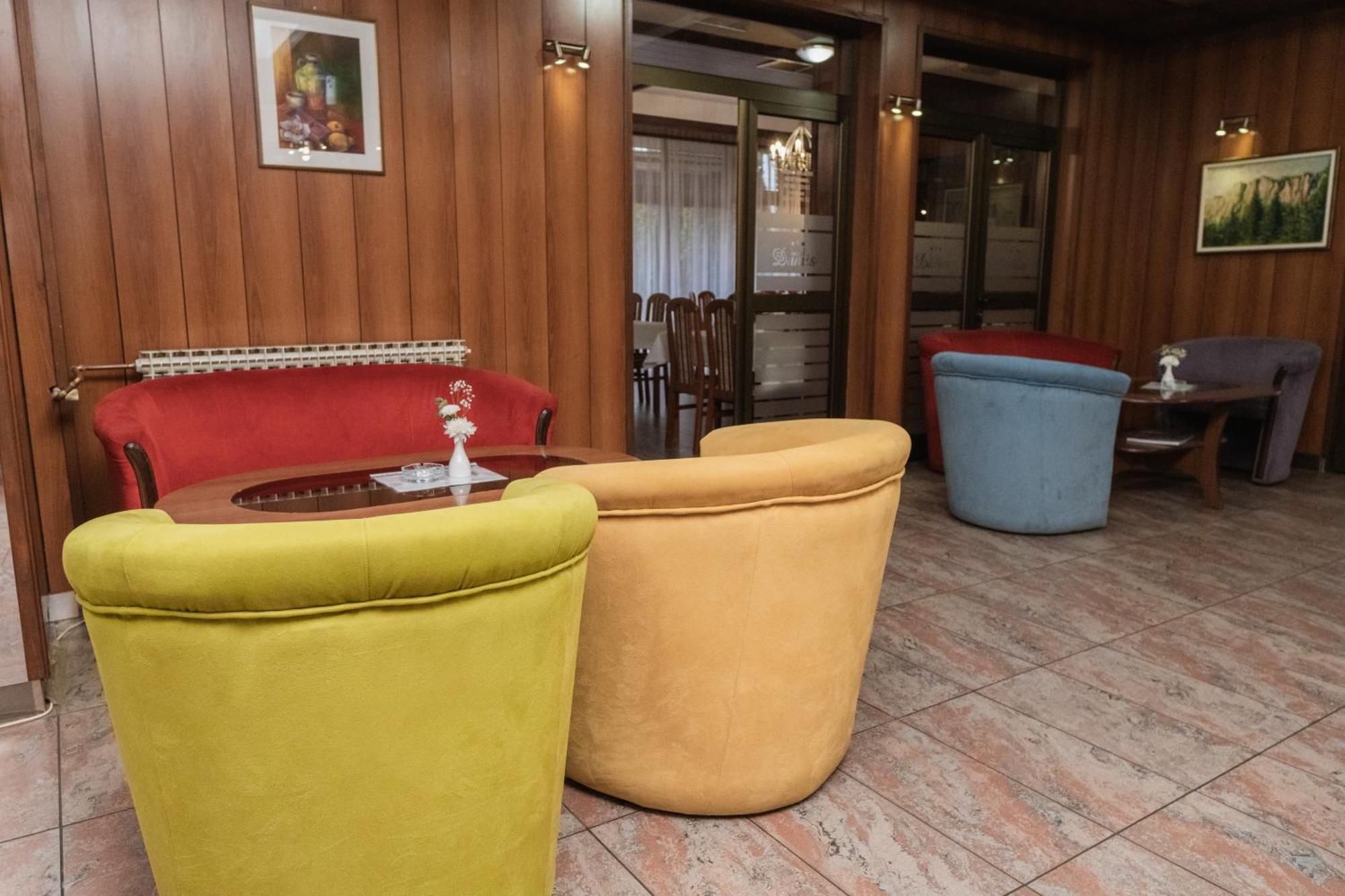 פאלה Hotel Damis מראה חיצוני תמונה