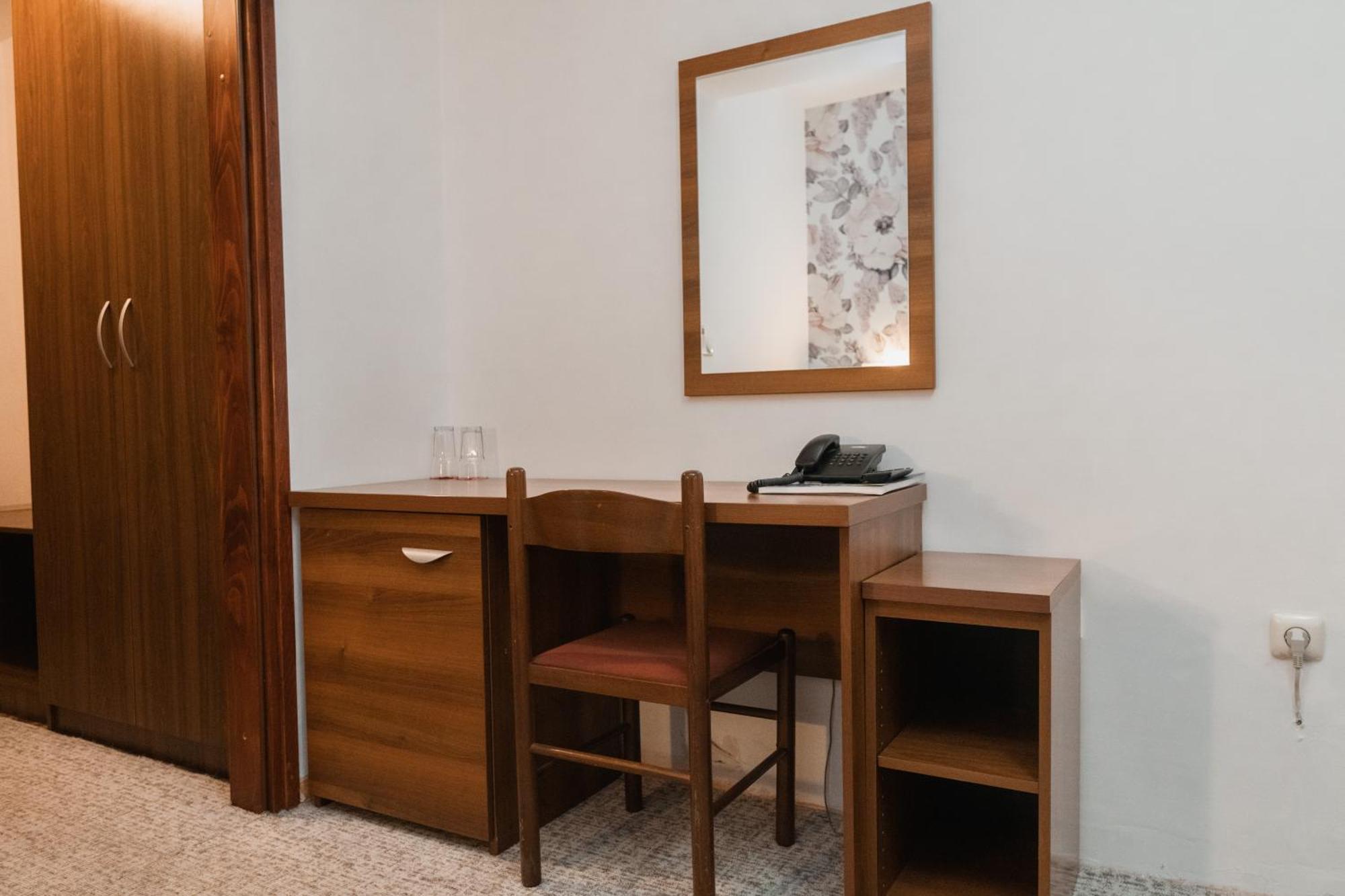 פאלה Hotel Damis מראה חיצוני תמונה