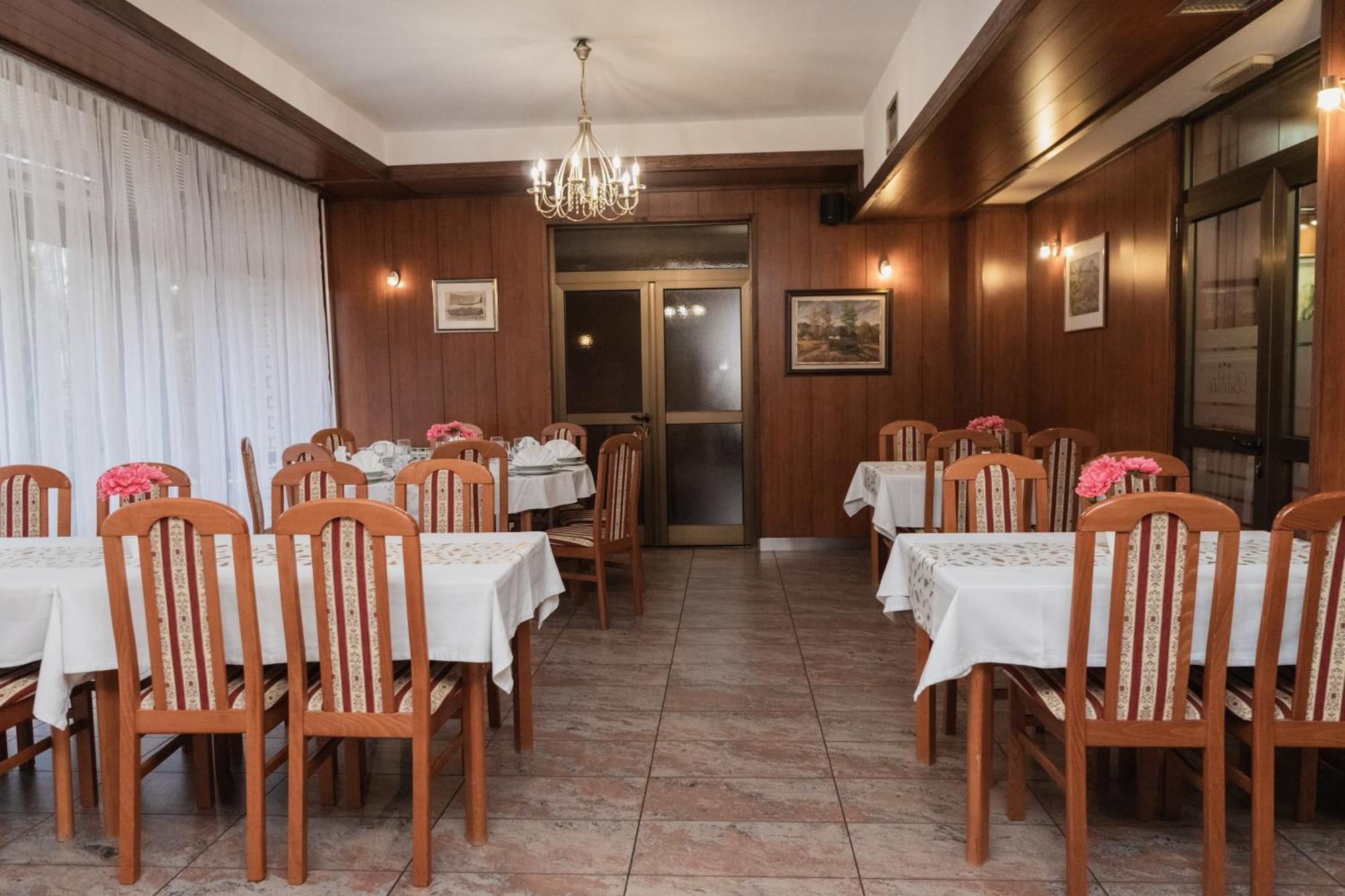 פאלה Hotel Damis מראה חיצוני תמונה