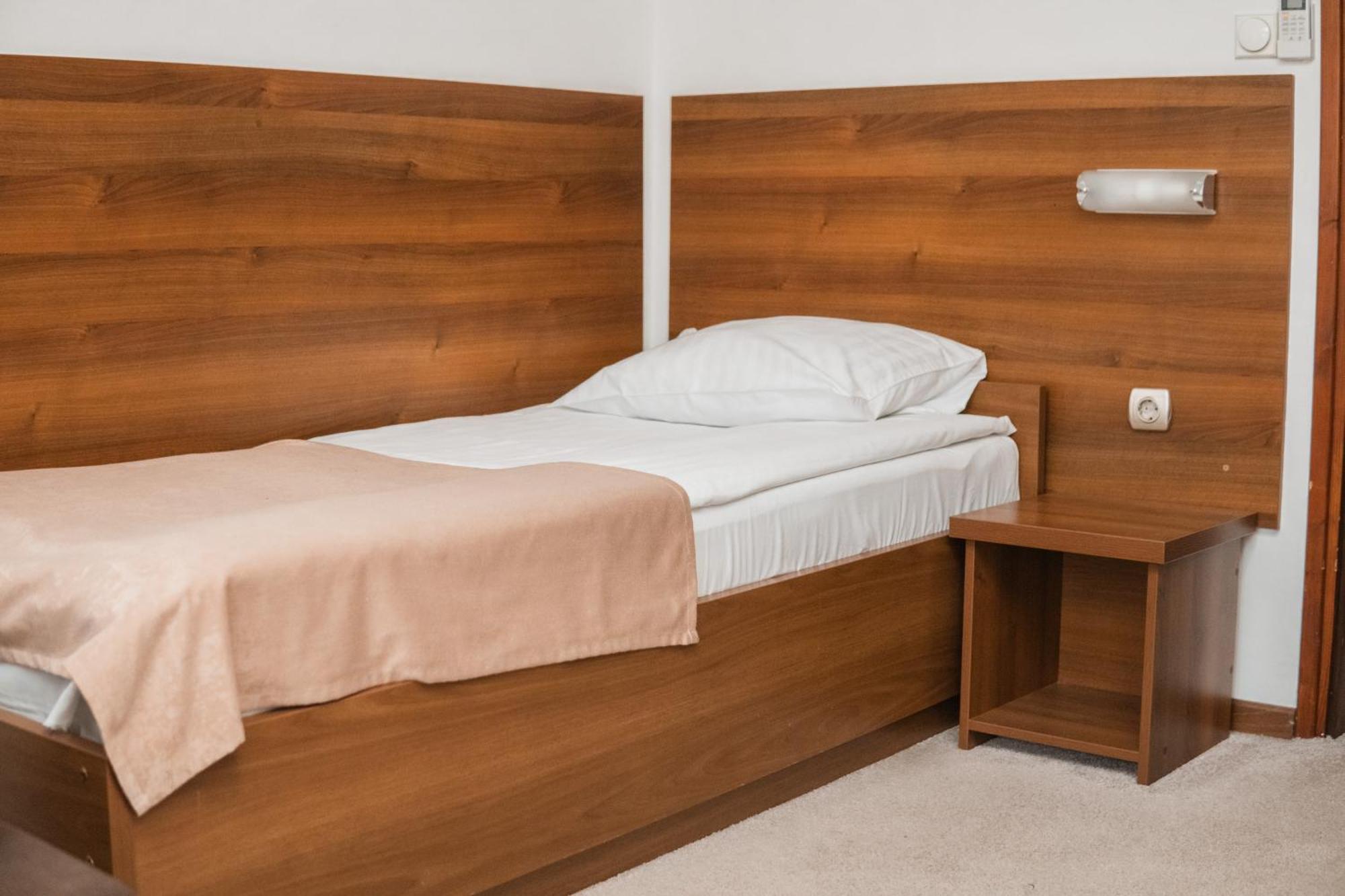 פאלה Hotel Damis מראה חיצוני תמונה