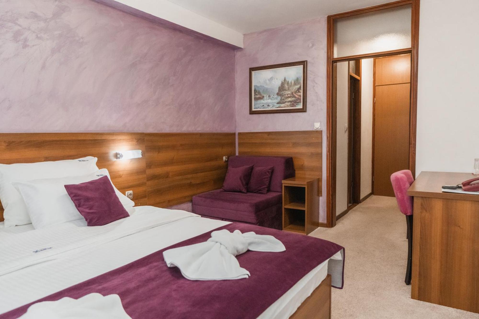 פאלה Hotel Damis מראה חיצוני תמונה