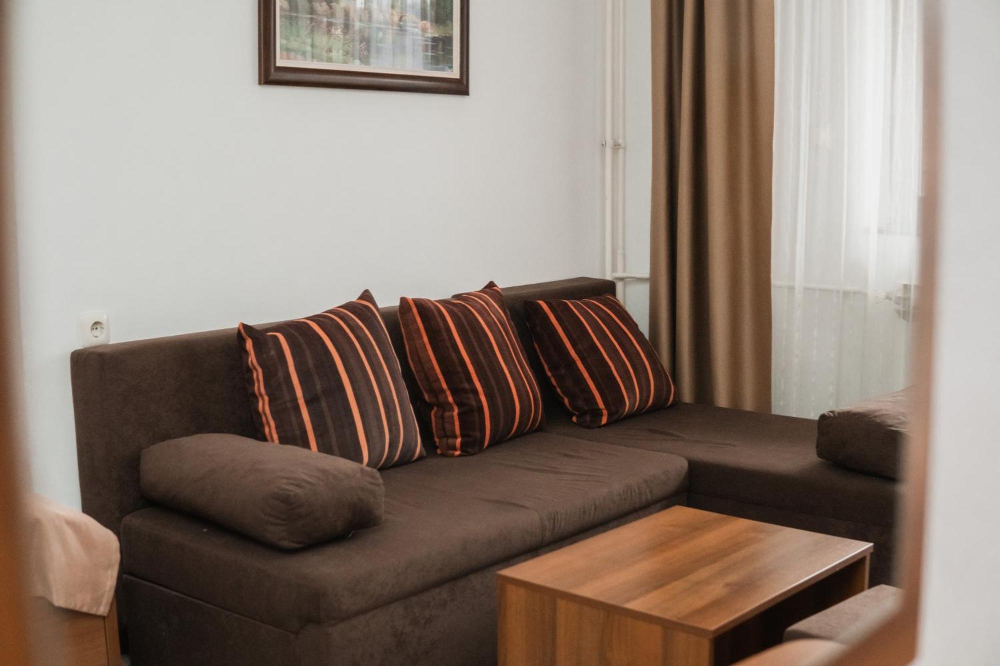 פאלה Hotel Damis מראה חיצוני תמונה