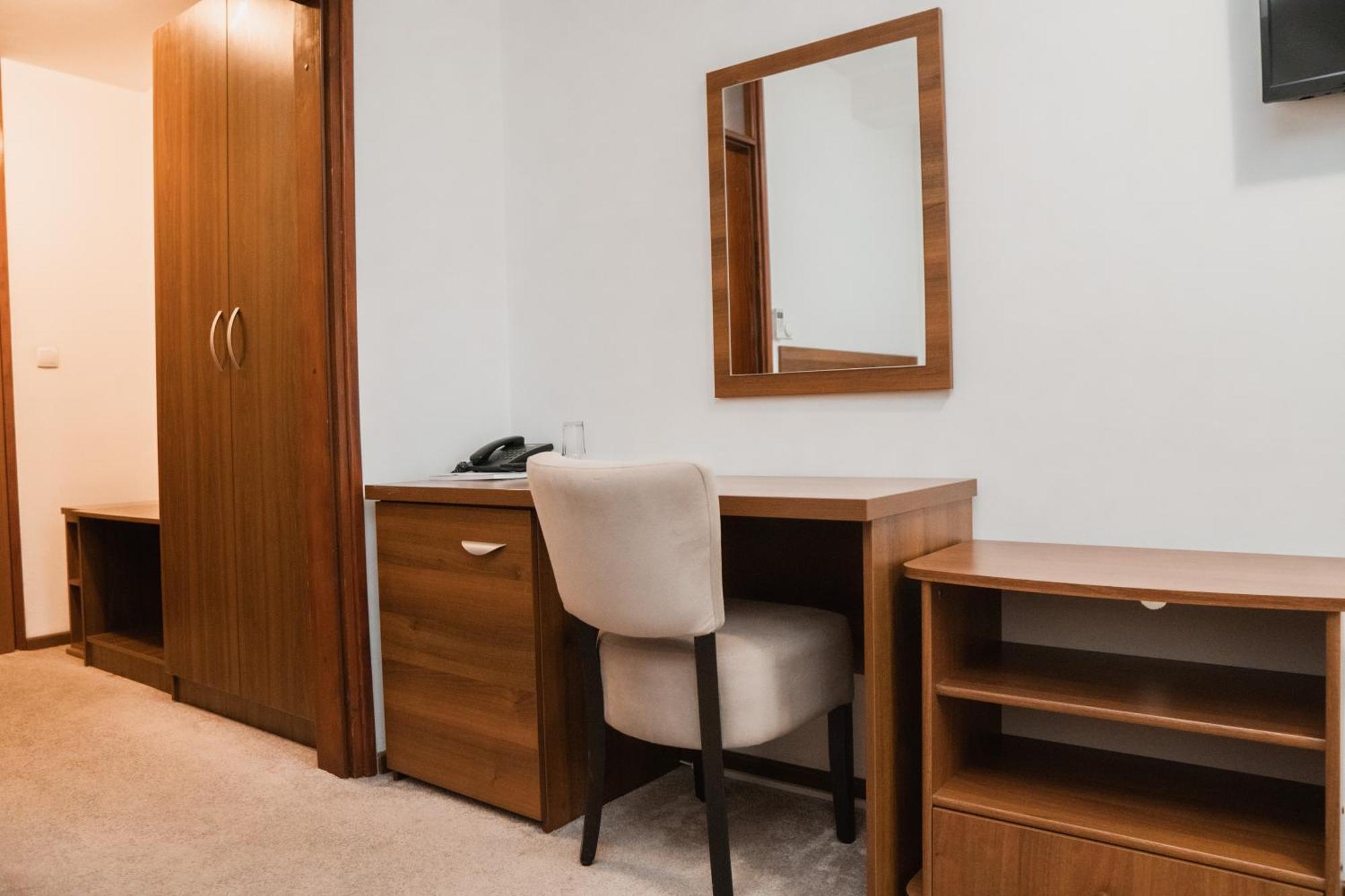פאלה Hotel Damis מראה חיצוני תמונה