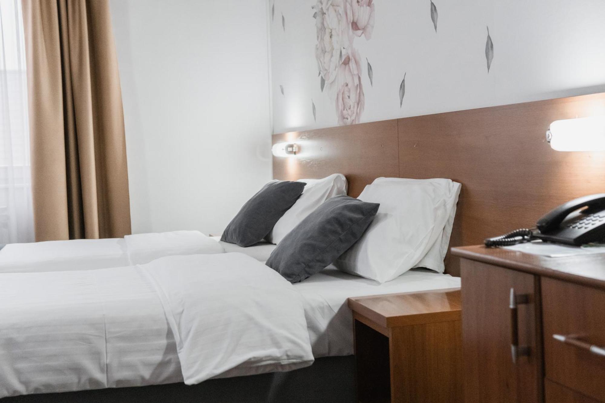 פאלה Hotel Damis מראה חיצוני תמונה