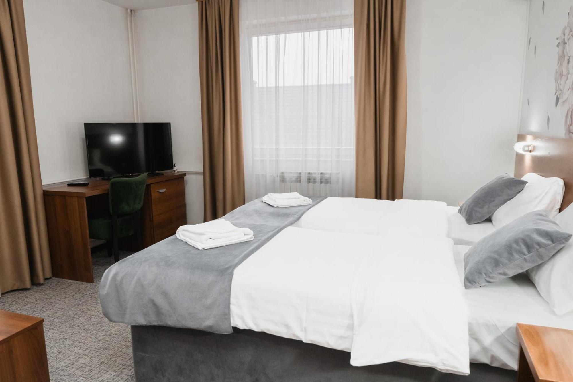 פאלה Hotel Damis מראה חיצוני תמונה