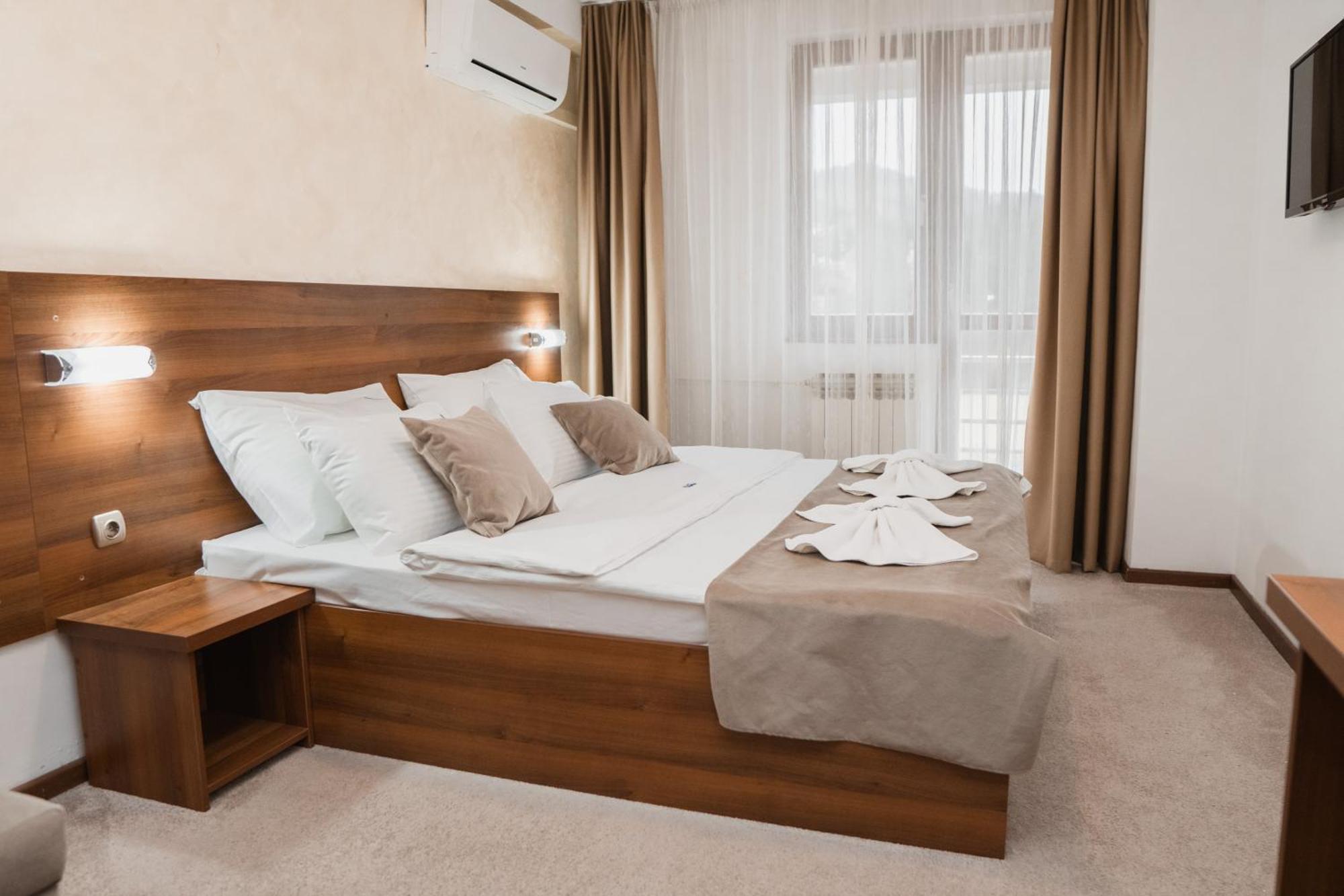 פאלה Hotel Damis מראה חיצוני תמונה