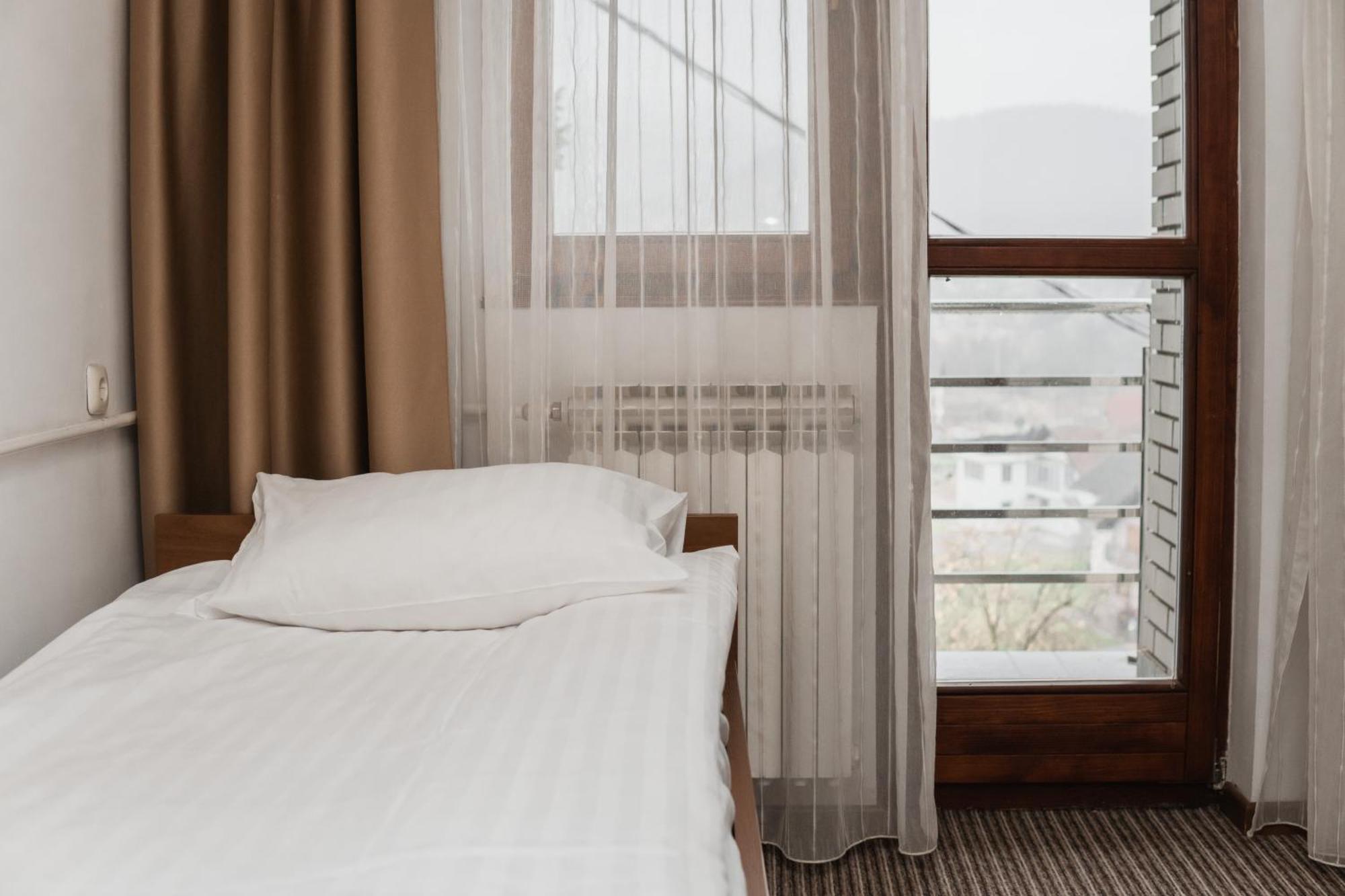פאלה Hotel Damis מראה חיצוני תמונה