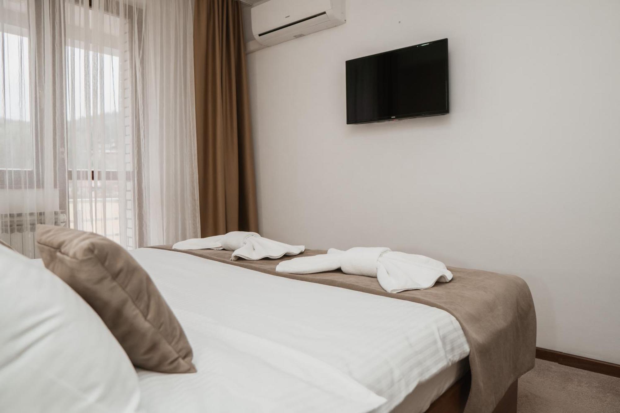 פאלה Hotel Damis מראה חיצוני תמונה